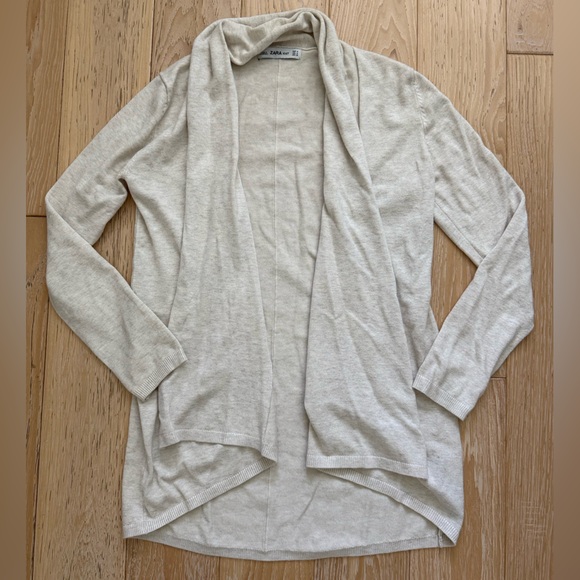 Zara Sweaters - Zara womens open front grey cream cardigan
Spring hobo office‎ wear size small